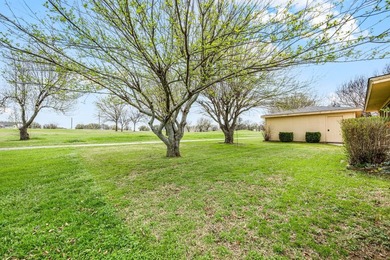 Well maintained single story home in the lake community of - photo 24