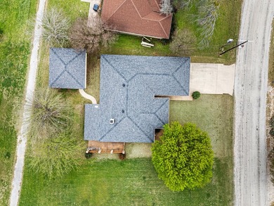 Well maintained single story home in the lake community of - photo 26