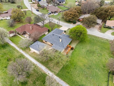 Well maintained single story home in the lake community of - photo 27