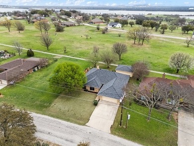 Well maintained single story home in the lake community of - photo 30