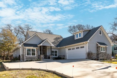 Cedar Creek Lake Home For Sale in Mabank (Near) Texas