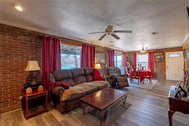 Nestled at the 8 MM in Buck Creek Cove, this lakefront retreat - photo 7