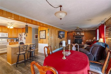 Nestled at the 8 MM in Buck Creek Cove, this lakefront retreat - photo 9