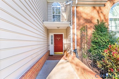 Move right in to this fully updated maintenance-free home - photo 2