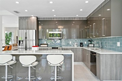 A DREAM HOME !! STUNNING NEW RENOVATIONS MODERN 4 BED / 3 BATH - photo 16