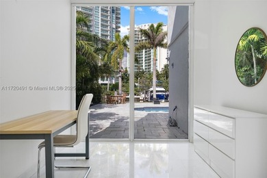 A DREAM HOME !! STUNNING NEW RENOVATIONS MODERN 4 BED / 3 BATH - photo 19