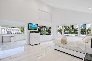 A DREAM HOME !! STUNNING NEW RENOVATIONS MODERN 4 BED / 3 BATH - photo 28