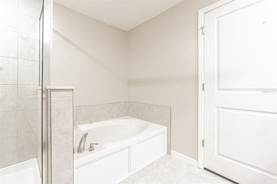 Virtually Staged. Short Sale. Welcome to this beautifully - photo 29