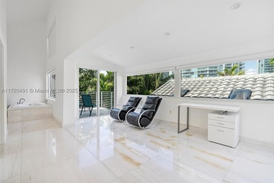 A DREAM HOME !! STUNNING NEW RENOVATIONS MODERN 4 BED / 3 BATH - photo 30