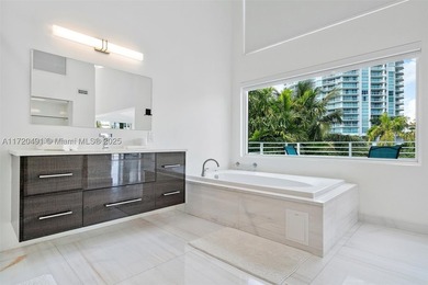 A DREAM HOME !! STUNNING NEW RENOVATIONS MODERN 4 BED / 3 BATH - photo 36
