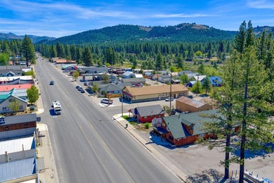 Nestled in the heart of the Lost Sierra, the iconic Log Cabin - photo 40