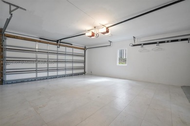 A DREAM HOME !! STUNNING NEW RENOVATIONS MODERN 4 BED / 3 BATH - photo 44