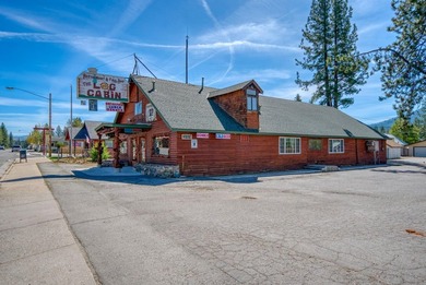 Nestled in the heart of the Lost Sierra, the iconic Log Cabin - photo 44