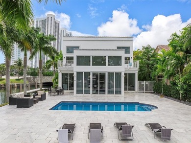 A DREAM HOME !! STUNNING NEW RENOVATIONS MODERN 4 BED / 3 BATH - photo 46