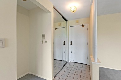 Bright and spacious 3rd-floor 2BR/2BA condo in the desirable - photo 3