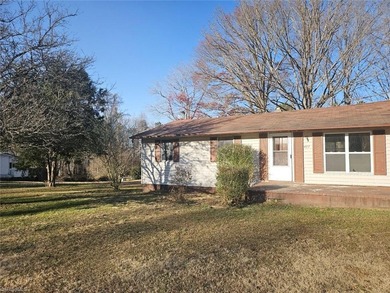 Belews Lake Home For Sale in Stokesdale North Carolina