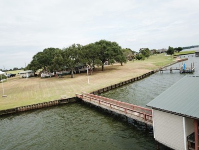 Main Lake Waterfront with Guest Quarters - photo 3