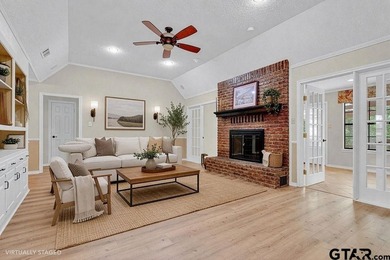 Looking for a well maintained and updated home in Hideaway? You - photo 8