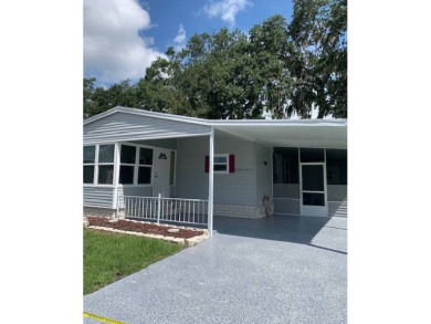 (private lake, pond, creek) Home For Sale in Zephyrhills Florida