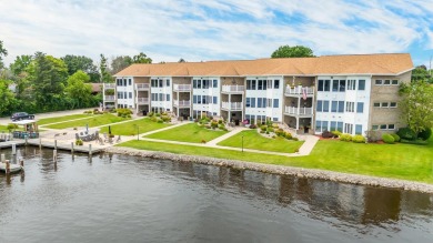 Lake Condo For Sale in Winneconne, Wisconsin