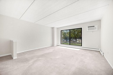 Welcome Home! Greenbrier Village has so many amenities, you can - photo 11