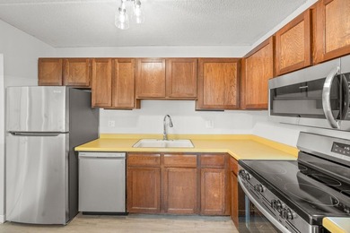 Welcome Home! Greenbrier Village has so many amenities, you can - photo 18