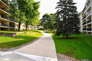Welcome Home! Greenbrier Village has so many amenities, you can - photo 44