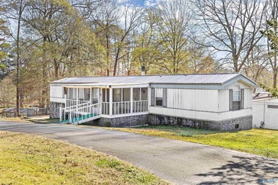 Lake Home For Sale in Guntersville, Alabama