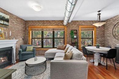Charming, updated 2Br/1Ba home on residential block in hot - photo 3