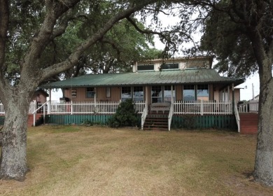 Lake Home For Sale in Groesbeck, Texas