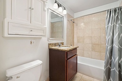 Charming, updated 2Br/1Ba home on residential block in hot - photo 8