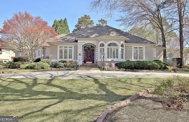 Stunning large Ranch home. No Stairs! Perfect for those who like - photo 1