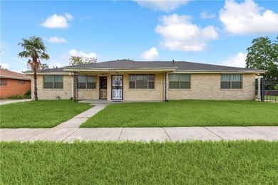 Lake Pontchartrain Home For Sale in New Orleans Louisiana