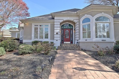 Stunning large Ranch home. No Stairs! Perfect for those who like - photo 2
