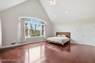 Welcome to your lakefront retreat in the heart of the Poconos - photo 11