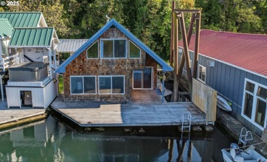 Lake Home For Sale in Oregon City, Oregon