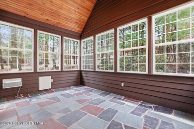 Welcome to your lakefront retreat in the heart of the Poconos - photo 16