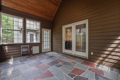 Welcome to your lakefront retreat in the heart of the Poconos - photo 17
