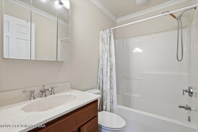 Welcome to your lakefront retreat in the heart of the Poconos - photo 23