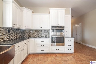 Extraordinary opportunity to own a truly one-of-a-kind 34-acre - photo 27