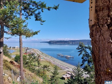 Perched in a peaceful, friendly neighborhood, this light-filled - photo 38