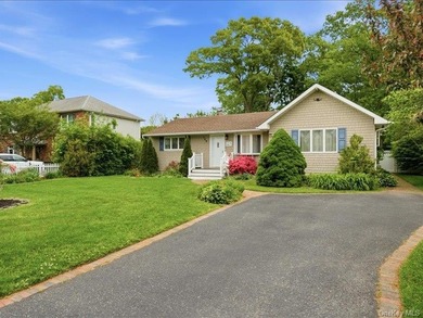 Welcome to this beautifully maintained three bedroom, 2 bath - photo 2