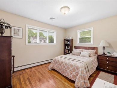 Welcome to this beautifully maintained three bedroom, 2 bath - photo 4