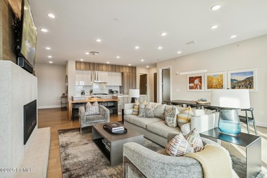 Enjoy this premiere location in Canyons Village with true ski-in - photo 8