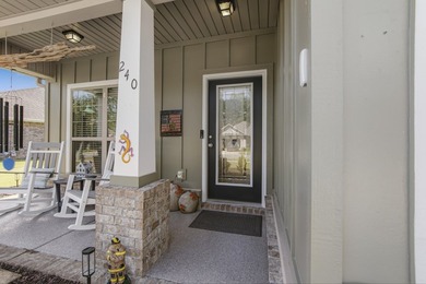 Experience Pond Life in Passages! Well cared for property with - photo 3