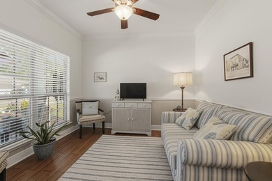 Experience Pond Life in Passages! Well cared for property with - photo 5