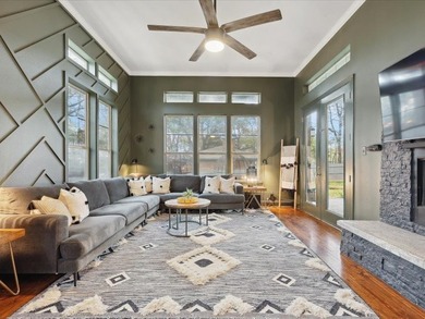 This stunning home, just an hour north of Frisco at Lake Texoma - photo 10