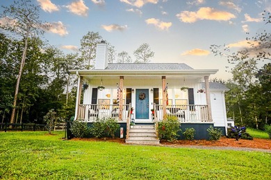 Lake Moultrie Home For Sale in Bonneau South Carolina