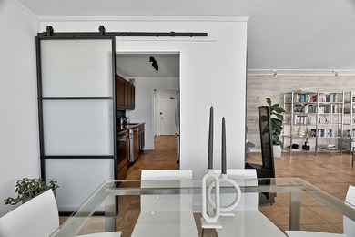 A rare opportunity to own a rarely available top-floor corner - photo 27