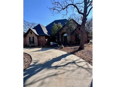 Lake Texoma Home For Sale in Durant Oklahoma